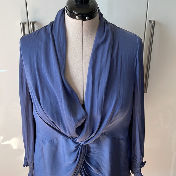 Current Air Blouse in Sky Blue Size-Large NWT - Picture 6 of 14